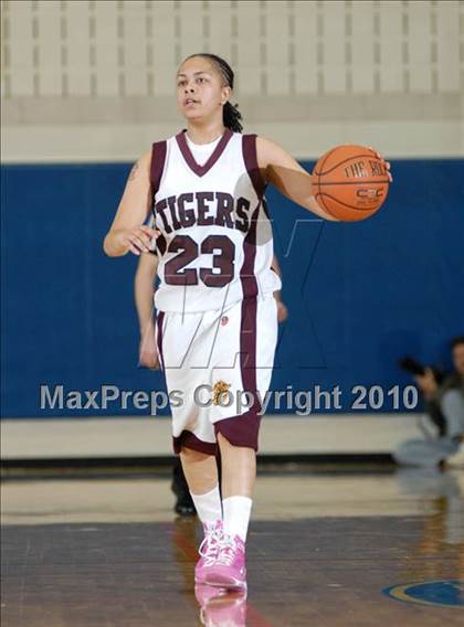 Thumbnail 3 in Kingston vs. Minisink Valley (Section 9 Class AA Final) photogallery.