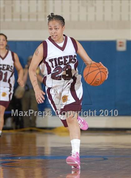 Thumbnail 3 in Kingston vs. Minisink Valley (Section 9 Class AA Final) photogallery.