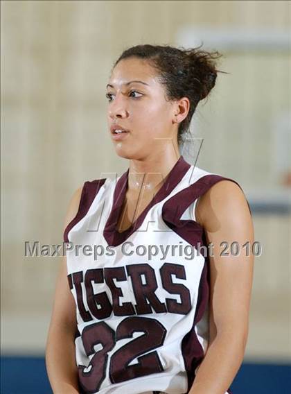Thumbnail 2 in Kingston vs. Minisink Valley (Section 9 Class AA Final) photogallery.