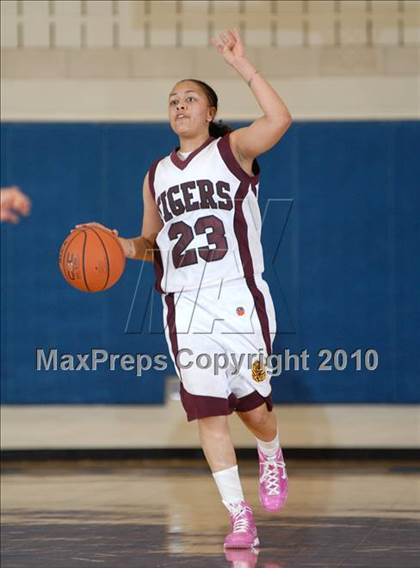 Thumbnail 3 in Kingston vs. Minisink Valley (Section 9 Class AA Final) photogallery.
