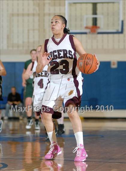 Thumbnail 1 in Kingston vs. Minisink Valley (Section 9 Class AA Final) photogallery.