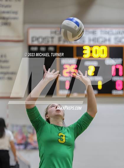 Thumbnail 2 in Lakeland vs Canyon Ridge (IHSAA 4A First Round) photogallery.