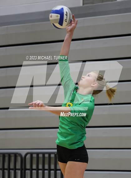 Thumbnail 3 in Lakeland vs Canyon Ridge (IHSAA 4A First Round) photogallery.