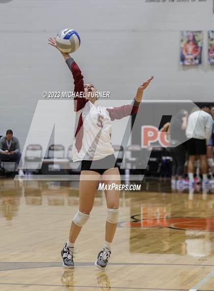 Thumbnail 2 in Lakeland vs Canyon Ridge (IHSAA 4A First Round) photogallery.