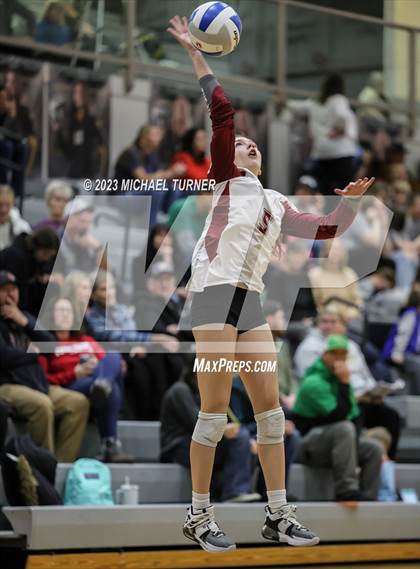 Thumbnail 2 in Lakeland vs Canyon Ridge (IHSAA 4A First Round) photogallery.
