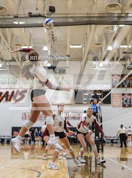 Thumbnail 3 in Lakeland vs Canyon Ridge (IHSAA 4A First Round) photogallery.