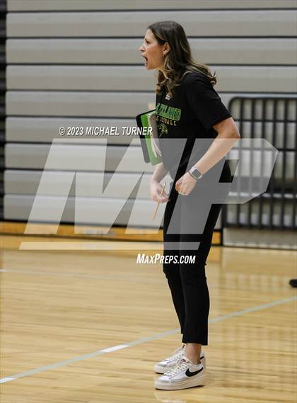 Thumbnail 2 in Lakeland vs Canyon Ridge (IHSAA 4A First Round) photogallery.