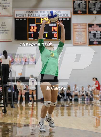 Thumbnail 1 in Lakeland vs Canyon Ridge (IHSAA 4A First Round) photogallery.