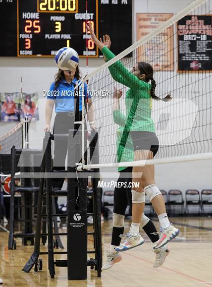 Thumbnail 3 in Lakeland vs Canyon Ridge (IHSAA 4A First Round) photogallery.