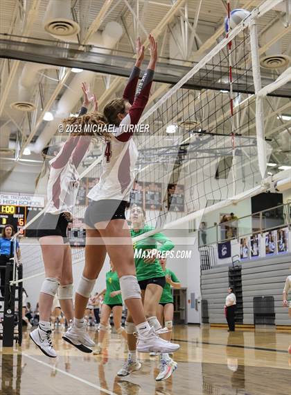 Thumbnail 2 in Lakeland vs Canyon Ridge (IHSAA 4A First Round) photogallery.