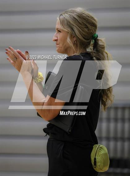 Thumbnail 2 in Lakeland vs Canyon Ridge (IHSAA 4A First Round)  photogallery.
