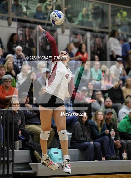 Thumbnail 3 in Lakeland vs Canyon Ridge (IHSAA 4A First Round) photogallery.
