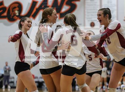 Thumbnail 2 in Lakeland vs Canyon Ridge (IHSAA 4A First Round) photogallery.