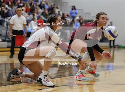 Thumbnail 2 in Lakeland vs Canyon Ridge (IHSAA 4A First Round) photogallery.