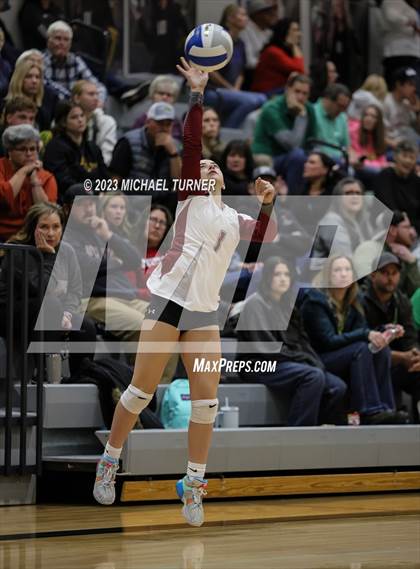 Thumbnail 2 in Lakeland vs Canyon Ridge (IHSAA 4A First Round) photogallery.