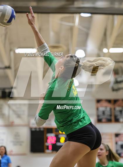 Thumbnail 3 in Lakeland vs Canyon Ridge (IHSAA 4A First Round) photogallery.