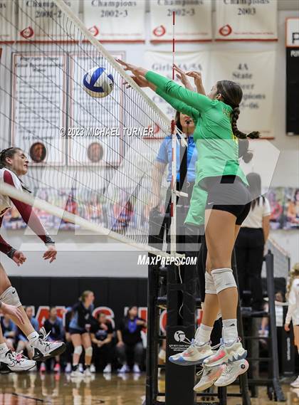 Thumbnail 1 in Lakeland vs Canyon Ridge (IHSAA 4A First Round) photogallery.