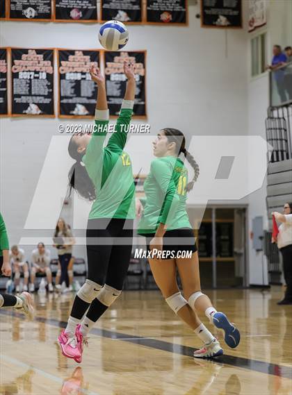 Thumbnail 2 in Lakeland vs Canyon Ridge (IHSAA 4A First Round) photogallery.