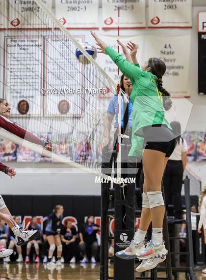 Thumbnail 3 in Lakeland vs Canyon Ridge (IHSAA 4A First Round) photogallery.