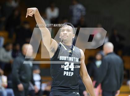 Thumbnail 2 in Huntington Prep vs Garfield Heights photogallery.