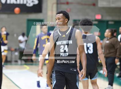 Thumbnail 1 in Huntington Prep vs Garfield Heights photogallery.