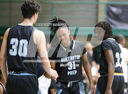 Thumbnail 1 in Huntington Prep vs Garfield Heights photogallery.