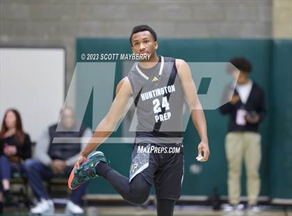 Thumbnail 3 in Huntington Prep vs Garfield Heights photogallery.