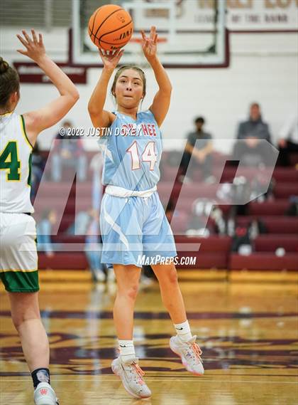 Thumbnail 2 in Eureka vs. Owyhee (NIAA 1A East Girls Semifinals) photogallery.