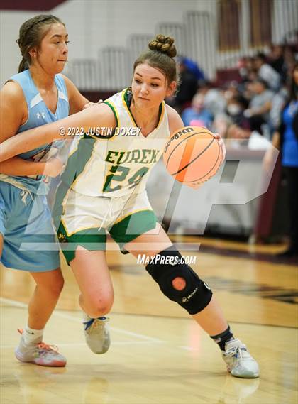 Thumbnail 2 in Eureka vs. Owyhee (NIAA 1A East Girls Semifinals) photogallery.