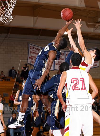 Thumbnail 1 in Wilson vs. Warren (Whittier Holiday Invitational) photogallery.