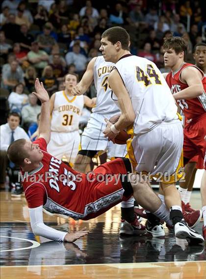 Thumbnail 3 in Dixie Heights vs. Cooper (Regional Playoff) photogallery.