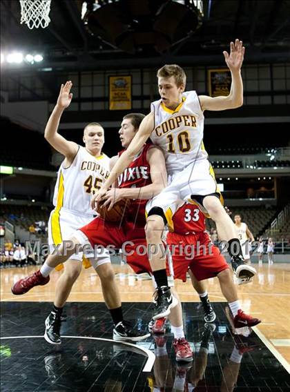 Thumbnail 2 in Dixie Heights vs. Cooper (Regional Playoff) photogallery.