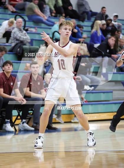 Thumbnail 1 in East vs. Morgan (Eagle Holiday Shootout) photogallery.