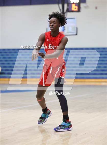 Thumbnail 3 in East vs. Morgan (Eagle Holiday Shootout) photogallery.