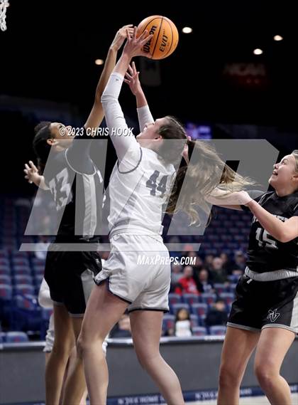 Thumbnail 1 in Mountain View v Ironwood Ridge (MLK Basketball Classic) photogallery.