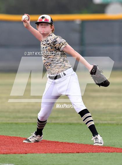 Thumbnail 2 in Abbott vs. Savoy (UIL 1A Regional Semifinal) photogallery.