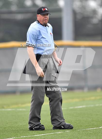 Thumbnail 1 in Abbott vs. Savoy (UIL 1A Regional Semifinal) photogallery.