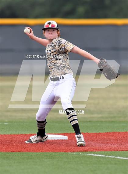 Thumbnail 1 in Abbott vs. Savoy (UIL 1A Regional Semifinal) photogallery.