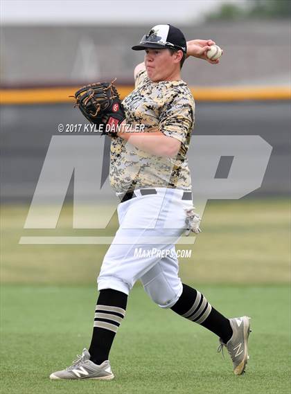 Thumbnail 3 in Abbott vs. Savoy (UIL 1A Regional Semifinal) photogallery.