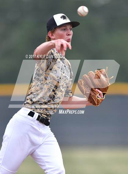Thumbnail 2 in Abbott vs. Savoy (UIL 1A Regional Semifinal) photogallery.