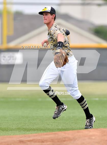 Thumbnail 2 in Abbott vs. Savoy (UIL 1A Regional Semifinal) photogallery.