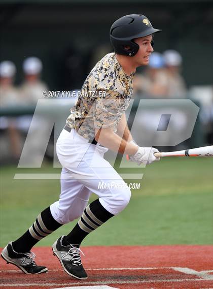 Thumbnail 1 in Abbott vs. Savoy (UIL 1A Regional Semifinal) photogallery.