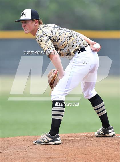 Thumbnail 1 in Abbott vs. Savoy (UIL 1A Regional Semifinal) photogallery.