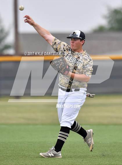 Thumbnail 1 in Abbott vs. Savoy (UIL 1A Regional Semifinal) photogallery.