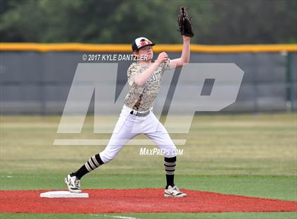 Thumbnail 1 in Abbott vs. Savoy (UIL 1A Regional Semifinal) photogallery.