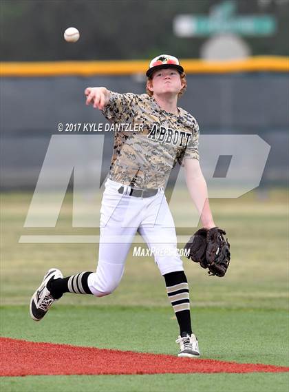 Thumbnail 3 in Abbott vs. Savoy (UIL 1A Regional Semifinal) photogallery.