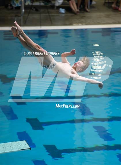 Thumbnail 2 in CHSAA 4A Boys Diving - State Championship photogallery.