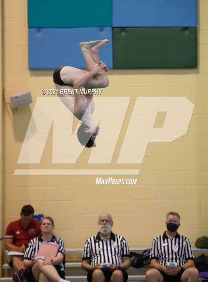 Thumbnail 2 in CHSAA 4A Boys Diving - State Championship photogallery.