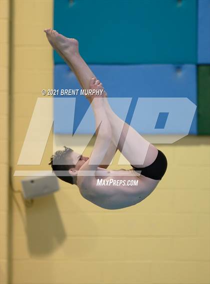 Thumbnail 2 in CHSAA 4A Boys Diving - State Championship photogallery.