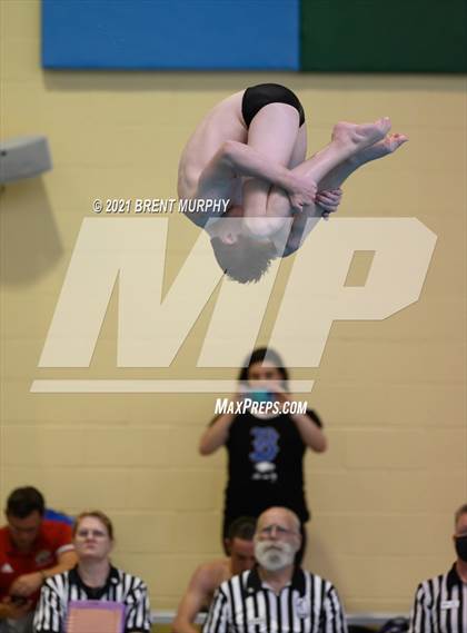 Thumbnail 2 in CHSAA 4A Boys Diving - State Championship photogallery.